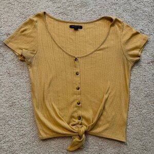 AE American Eagle Rib-Knit Button Front Tie-Hem Top – Yellow Crop Tee Size Small
